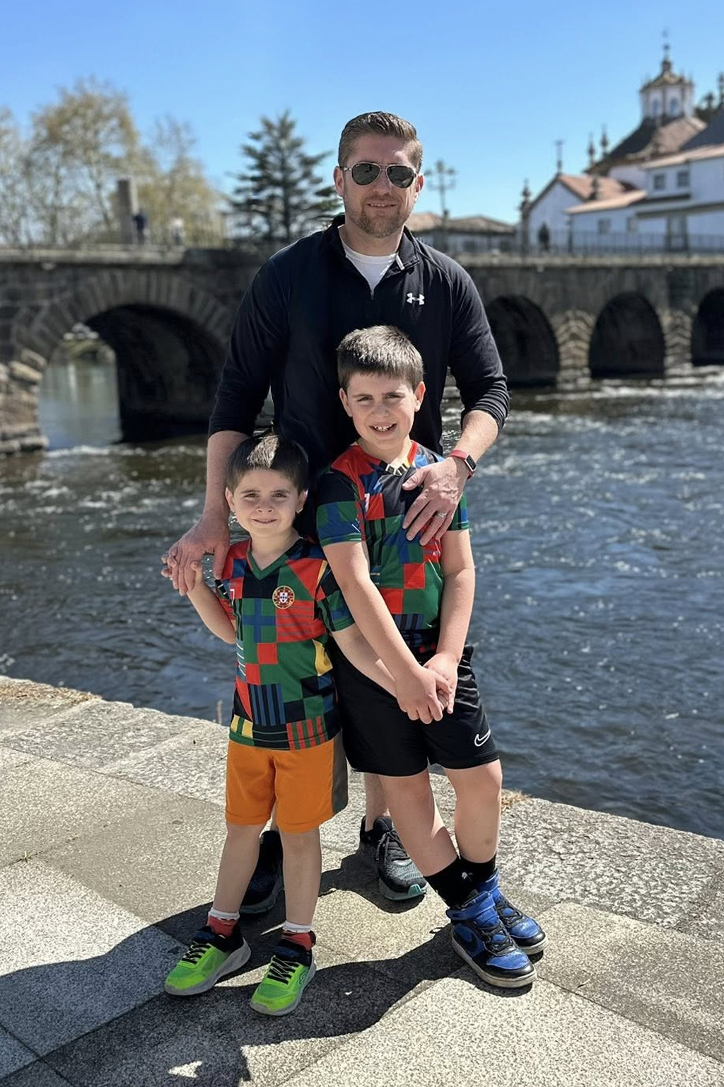 Daniel Coelho with his two sons